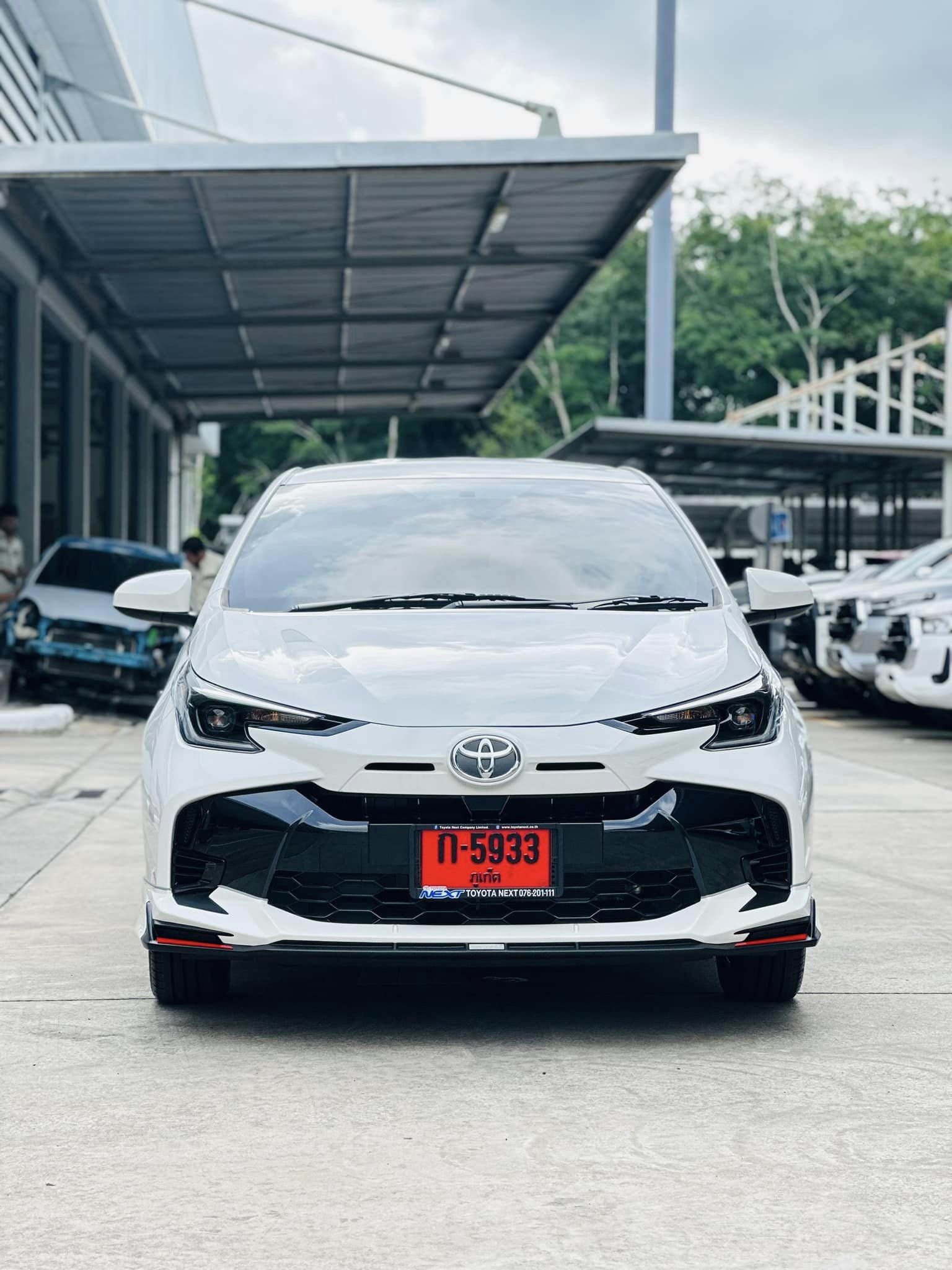 𝗗𝗥𝗜𝗩𝗘-𝗦 VS Toyota Yaris Hatchback 5Drs.'2023 [ชุดแต่ง 𝗗𝗥𝗜𝗩𝗘-𝗦 สปอร์ต เข้ม เต็ม MAX ติดไว้ไม่ตกเทรนด์ ]