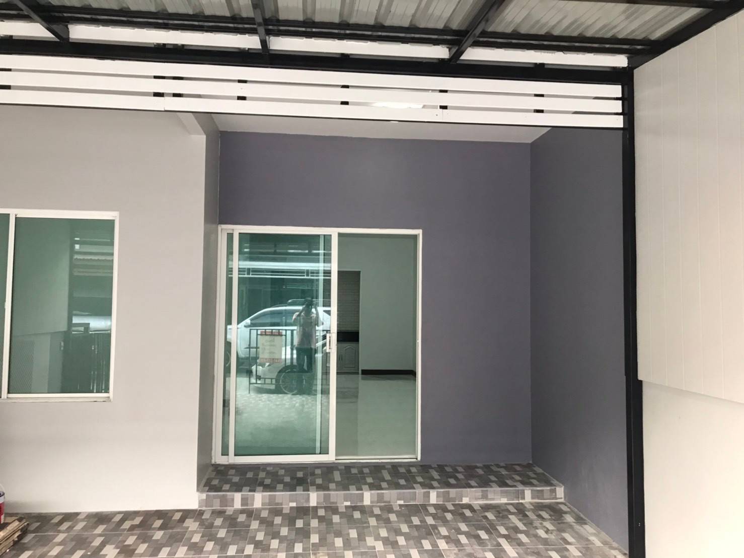 ขายทาวเฮ้าส์ เดอะคัลเลอร์ ลำลูกกาคลอง4 20.7 ตร.ว. ปรับปรุงใหม่ ทั้งหลัง 2 ชั้น 3 นอน 2 น้ำ