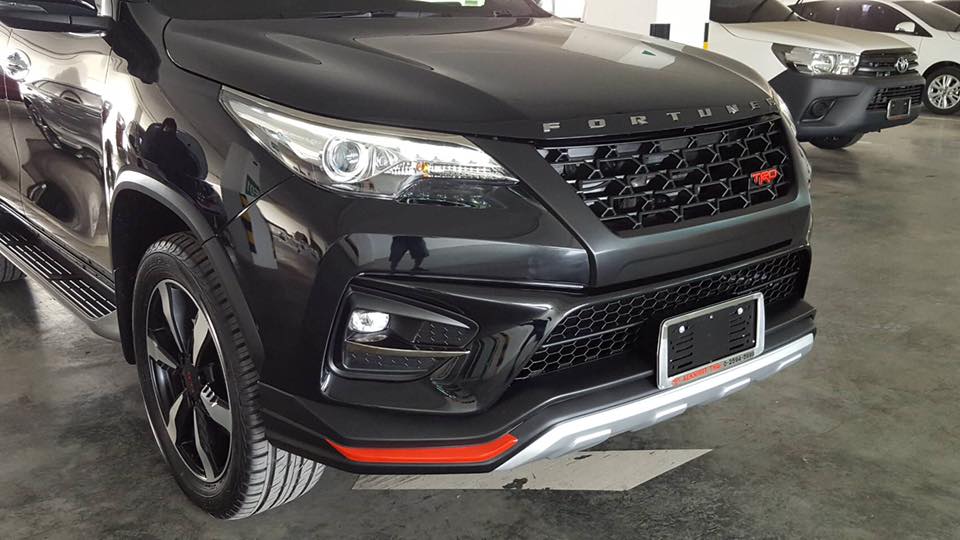 9Den&FD-2RS(ตัดสีแดง)/FD-2XS(ตัดสีเทา) VS Toyota All New Fortuner(TRD Sportivo 2 (MY2018)'2019-On) [เติมเต็มสปอร์ตของTRDคุณล้ำด้วยชุดแต่งรุ่นนี้]