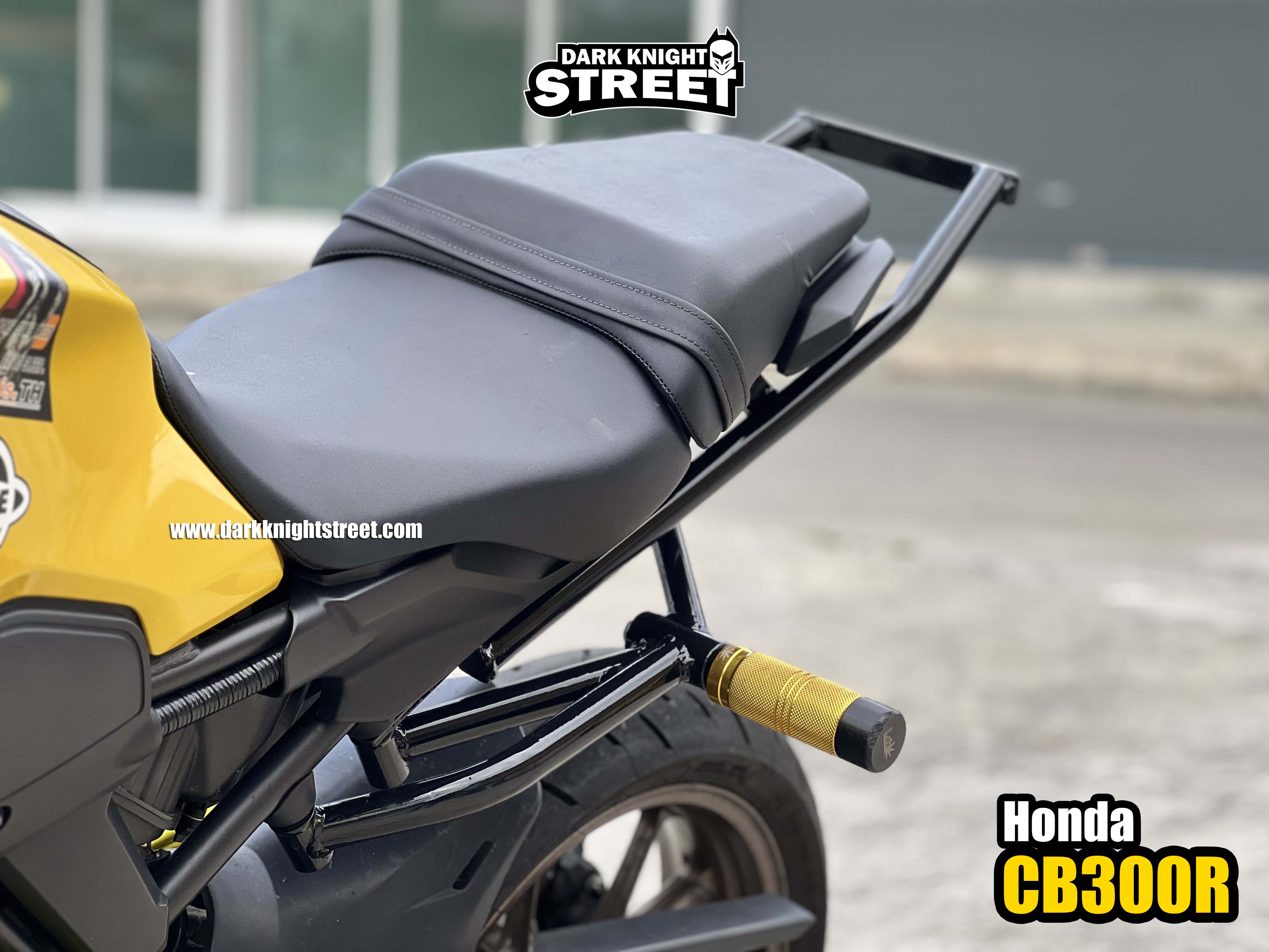 CB300R - Tail bar
