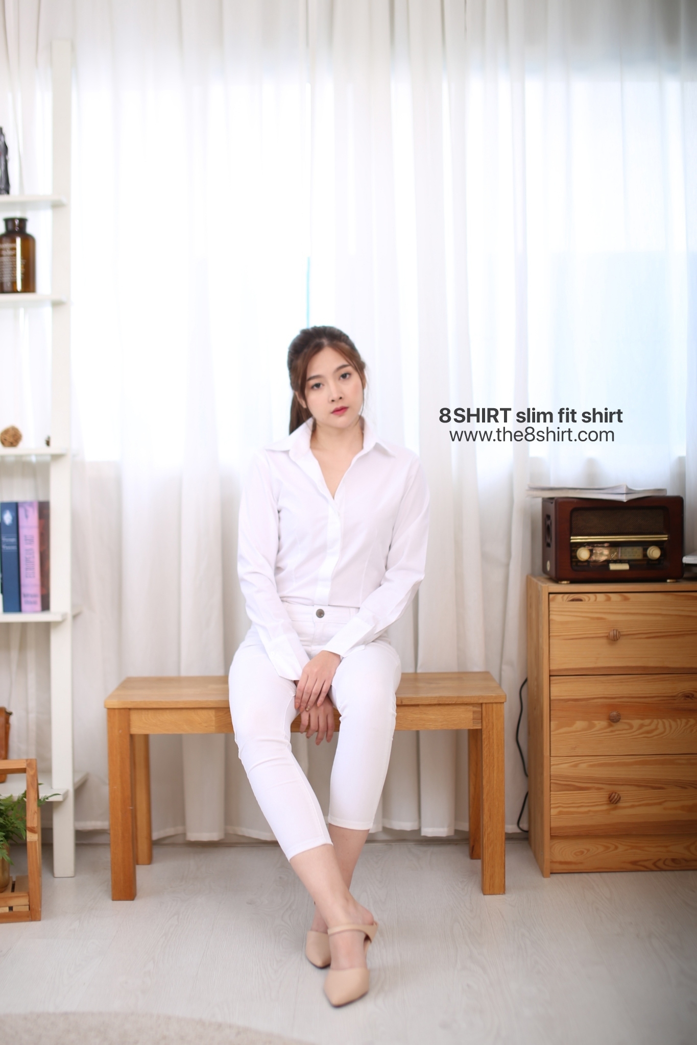 เสื้อเชิ้ตผู้หญิงสีขาว ออฟไวท์ สลิมฟิต เข้ารูป แขนยาว เสื้อเชิ้ตทำงาน เสื้อยูนิฟอร์ม แบรนด์ 8SHIRT slim fit shirt พร้อมส่ง