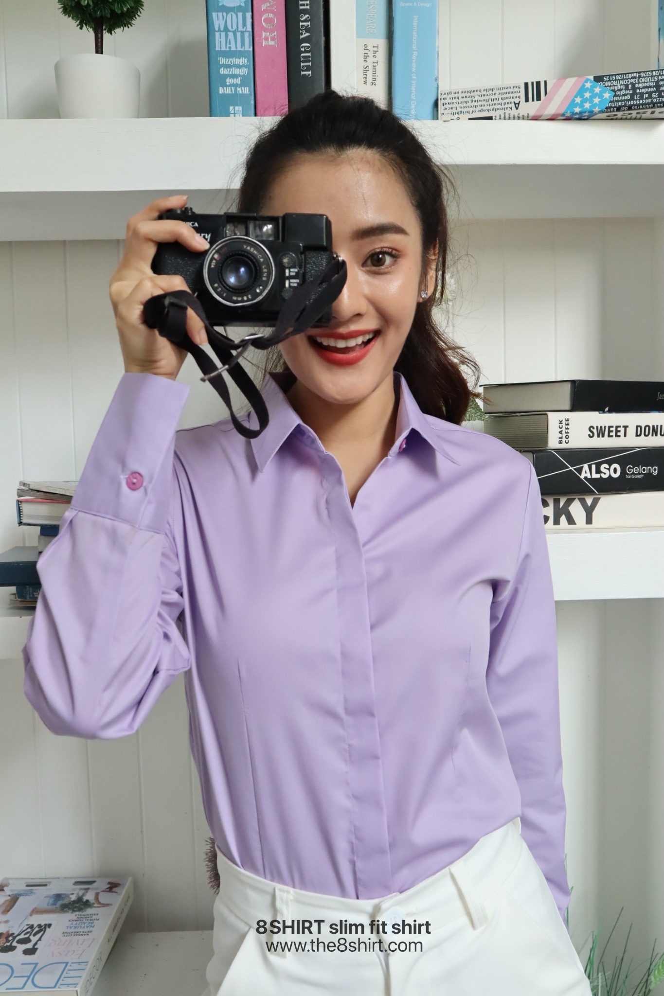 เสื้อเชิ้ตผู้หญิง สีม่วงลาเวนเดอร์ (Lavender) สลิมฟิต เข้ารูป แขนยาว เสื้อเชิ้ตทำงาน เสื้อยูนิฟอร์ม แบรนด์ 8SHIRT slim fit shirt พร้อมส่ง