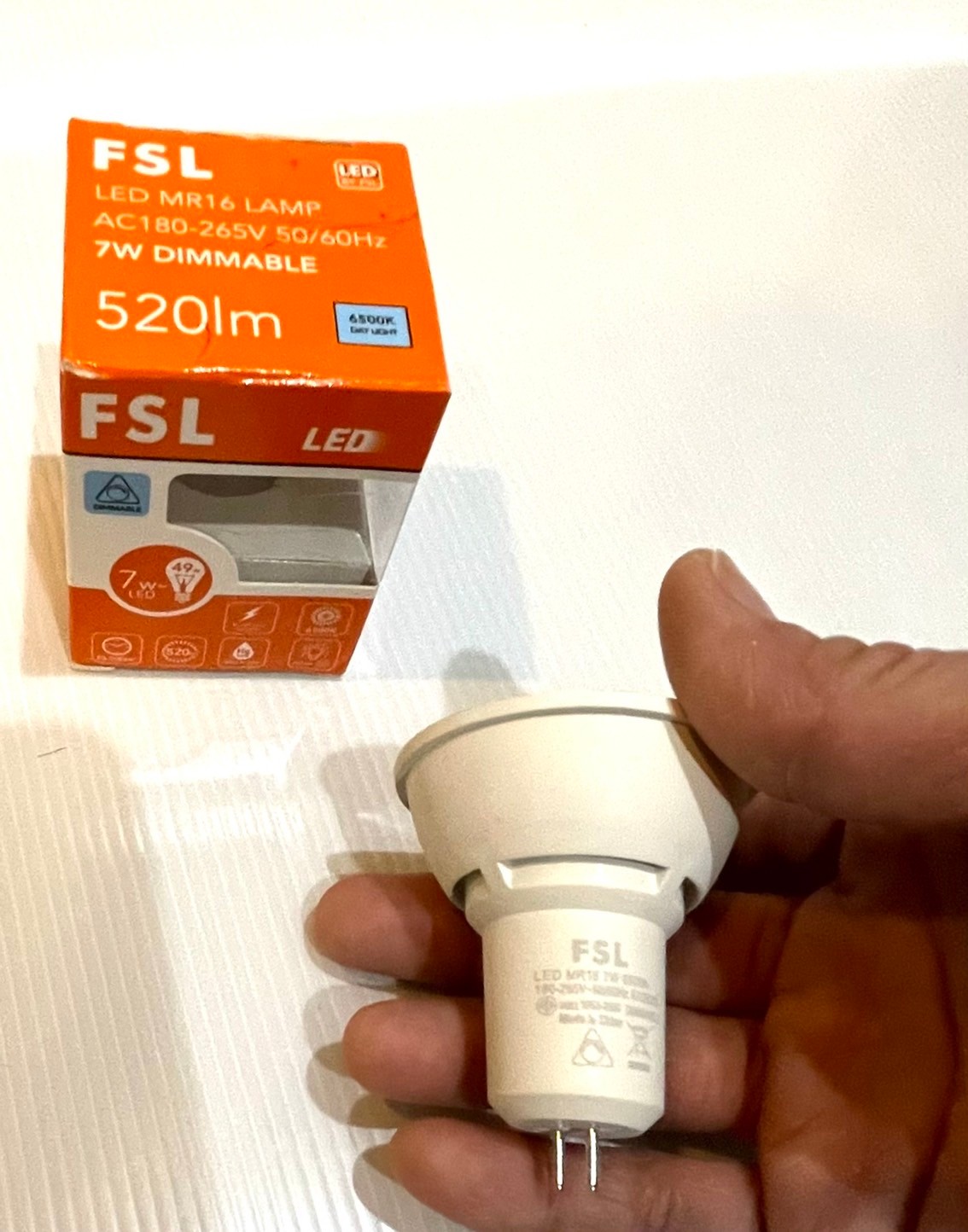 หลอดไฟ LED ฮาโลเจน MR16 DIMMABLE 7W