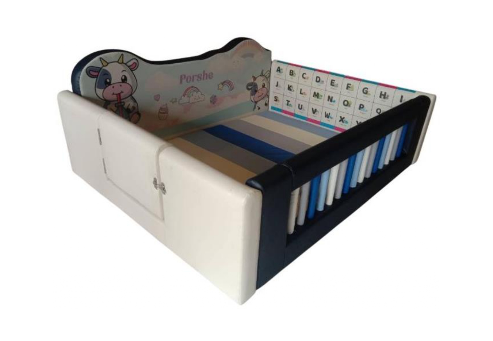 คอกกั้นเด็กมีประตู ลายน้องวัวน่ารัก พร้อมตัวอักษร, คอกกั้นเด็ก,เตียงเด็ก,เบาะหนังนุ่มนิ่ม softplay, indoor playground kidszone ,สวนสนุกในร่ม ,รับสั่งทำบ่อบอล เตียงเด็กตามขนาด ขนาด 5-6x6.5 ฟุต