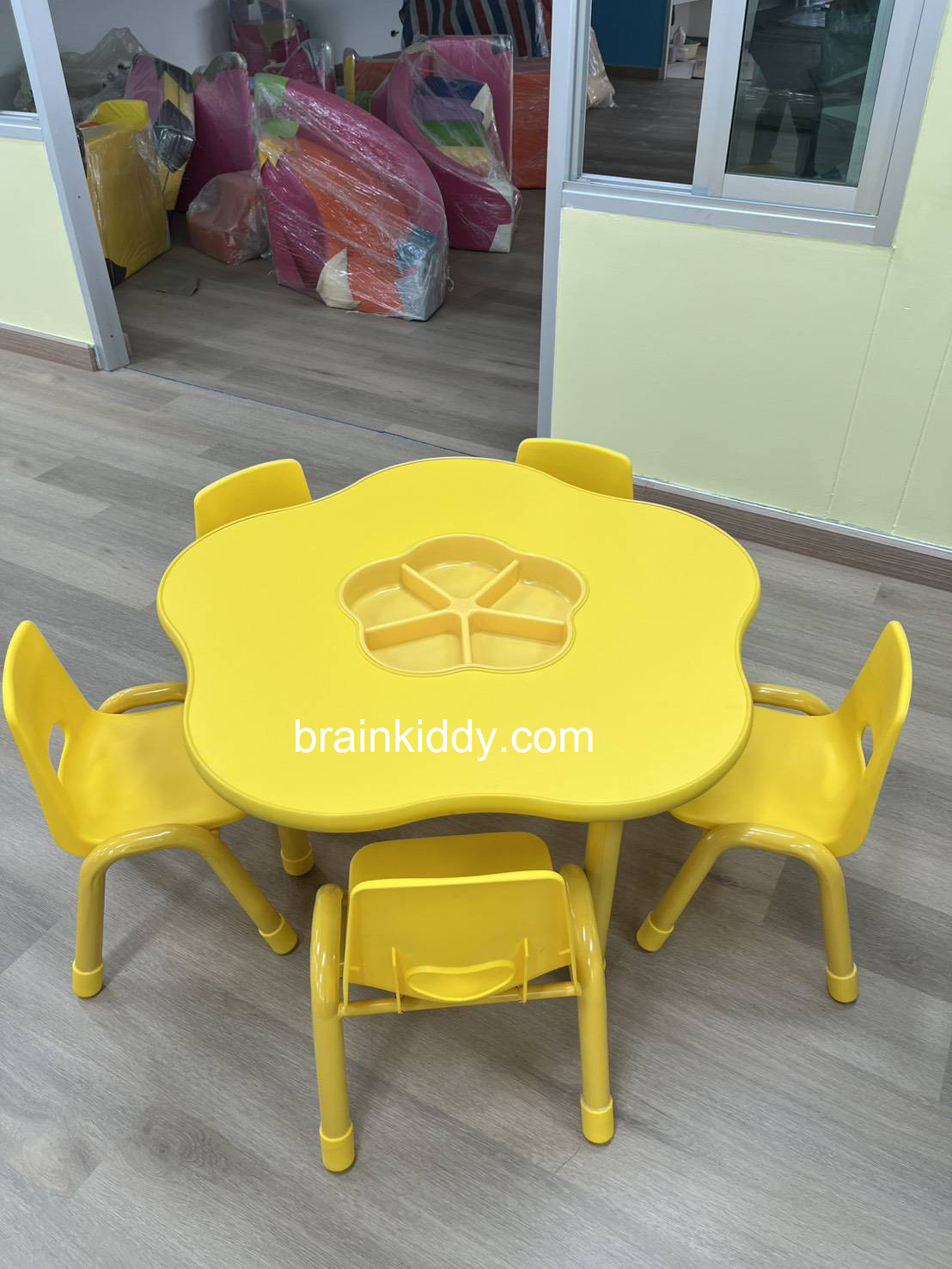 ชุดโต๊ะดอกไม้ พร้อมเก้าอี้ 5 ที่นั่ง โต๊ะเก้าอี้นักเรียน,โต๊ะเด็ก,เก้าอี้เด็ก,อนุบาล-ประถม,โต๊ะกิจกรรม,โต๊ะพลาสติกขาเหล็ก,โต๊ะเขียนหนังสือเด็ก สั่งนำเข้า ขนาดโต๊ะ 60x100x48-56 ซม.