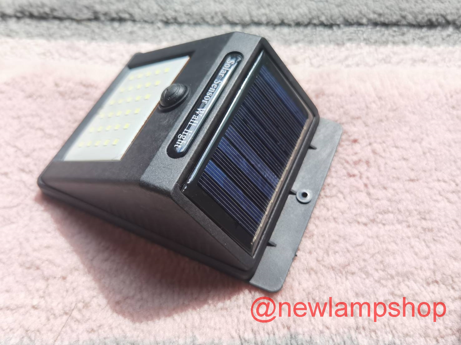 ไฟผนัง ไฟทางเดินโซลาร์เซลล์ 30 ดวง (Solar motion sensor light 30SMD)