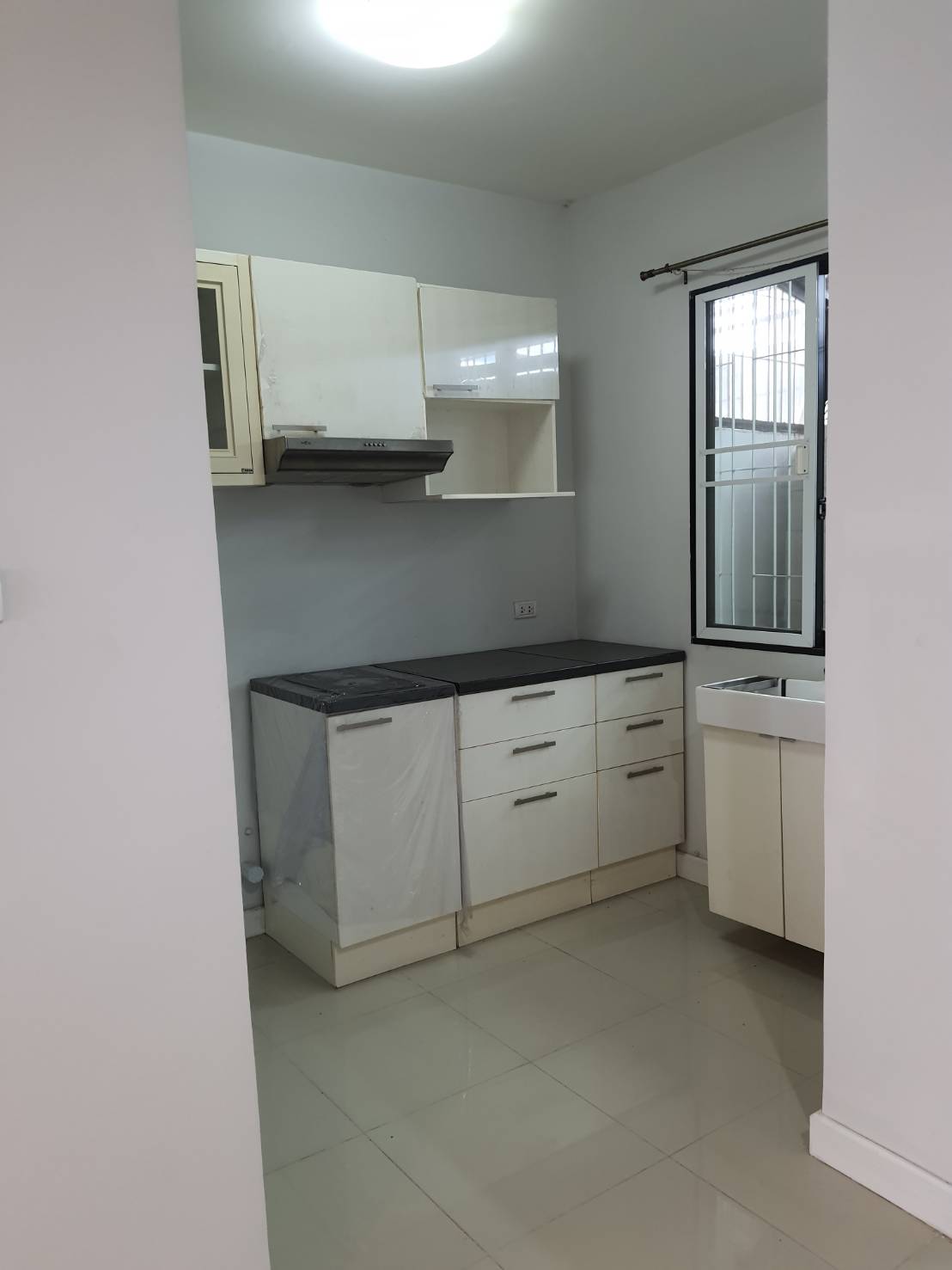 เช่าแล้ว* ให้เช่าทาวน์โฮม 3 ชั้น หมู่บ้านซิกเนเจอร์ เพชรเกษม 69 เนื้อที่ 17.1 ตารางวา 3นอน 3น้ำ