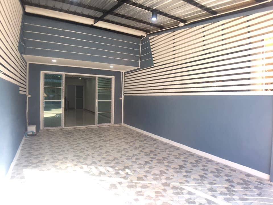 ทาวน์เฮ้าส์16ตรว.สวย รีโนเวทใหม่ พร้อมเข้าอยู่ อาคาร 2ชั้น ขนาด 16ตรว. ซอยเพชรเกษม62/4 ติดสถานีรถไฟฟ้าตลาดบางแค