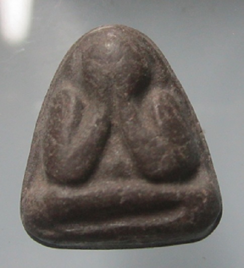 พระปิดตาเนื้อว่าน หลัง ยันต์แถว พระแท้ไม่ทราบที่