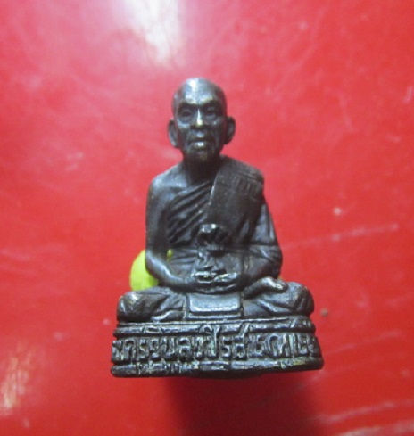 พระรูปหล่อพระครูวิบูลวชิรสาร วัดลักษณราม จ.เพชรบุรี