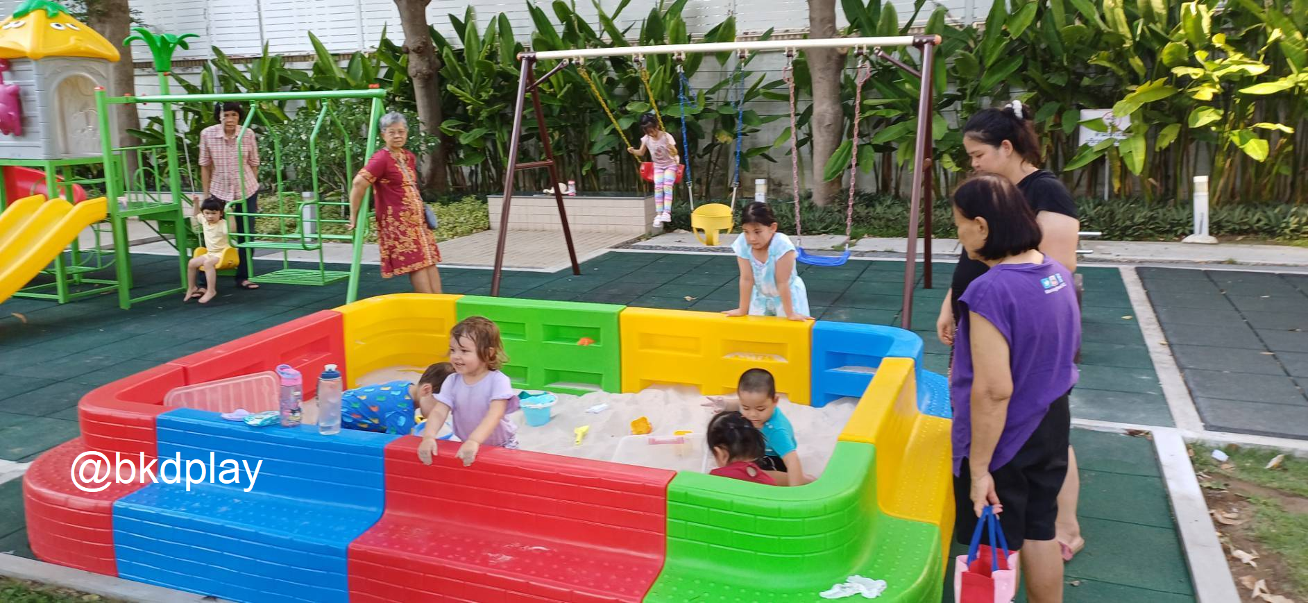 บ่อทรายพร้อมที่นั่ง (จัตุรัส) บ่อบอลพร้อมที่นั่ง บ่อบอล บ่อบอลพลาสติก, คอกกั้นเด็ก,ขนาด 294x294x58 cm.