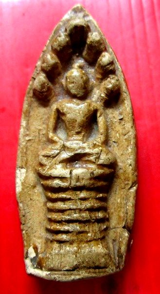 พระนาคปรกฐานสูง เนื้อดินพิมพ์ใหญ่ เคลือบแล็ค ไม่ทราบที่