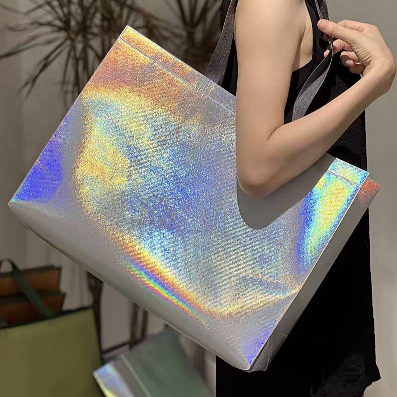 ถุงผ้าสปันบอนด์ สีเงินโฮโลแกรม 3 ขนาด