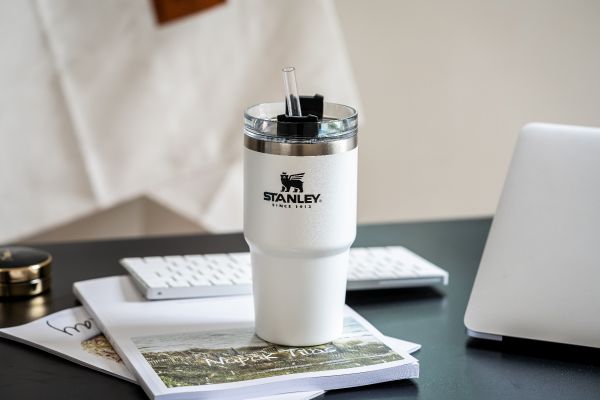 Adventure Vacuum Quencher 23Oz Polar White