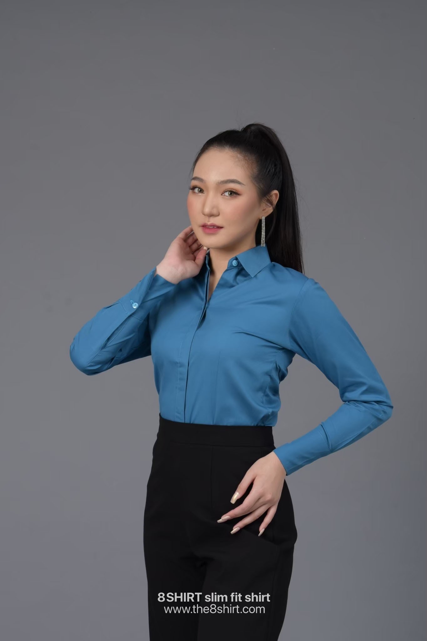 เสื้อเชิ้ตผู้หญิง สีฟ้าคราม (Indigo Blue) สลิมฟิต เข้ารูป แขนยาว เสื้อเชิ้ตทำงาน เสื้อยูนิฟอร์ม แบรนด์ 8SHIRT slim fit shirt พร้อมส่ง