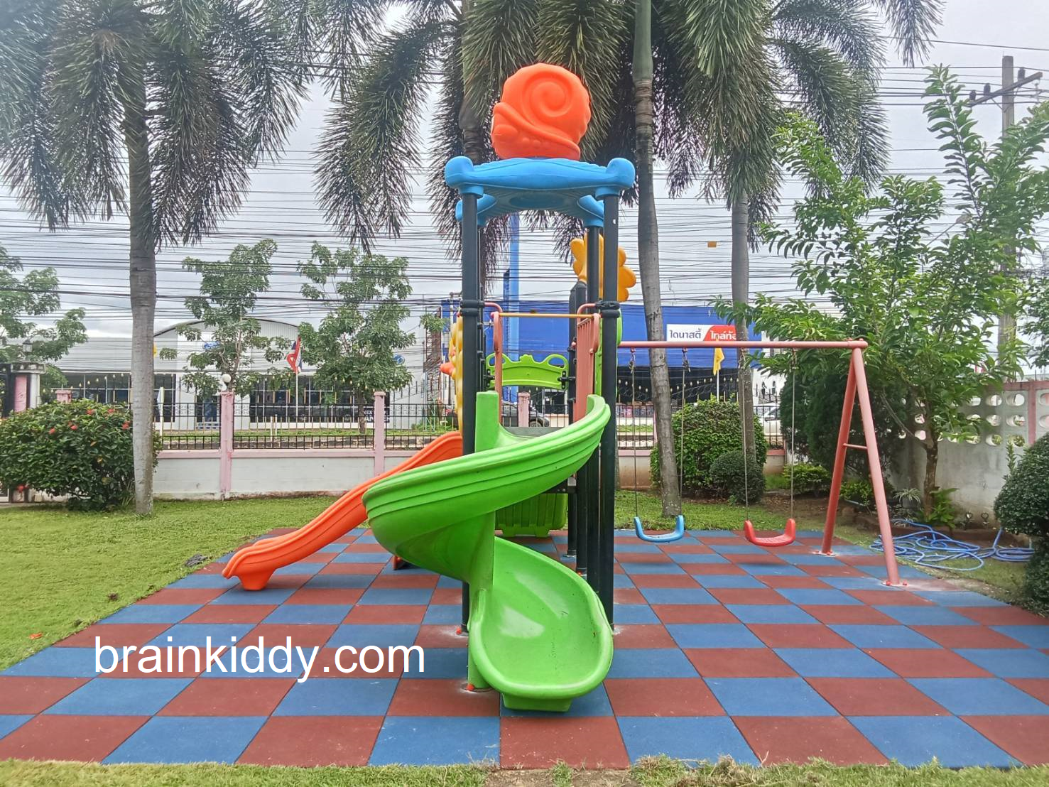 พื้นยางกันกระแทก ปูพื้นกลางแจ้งและในร่ม , ราคาต่อ 1 แผ่น ขนาด50*50*2.5ซม. แผ่นยางสังเคราะห์ EPDM -SBR, สนามเด็กเล่น สนามกีฬา พร้อมส่ง ราคาโรงงาน