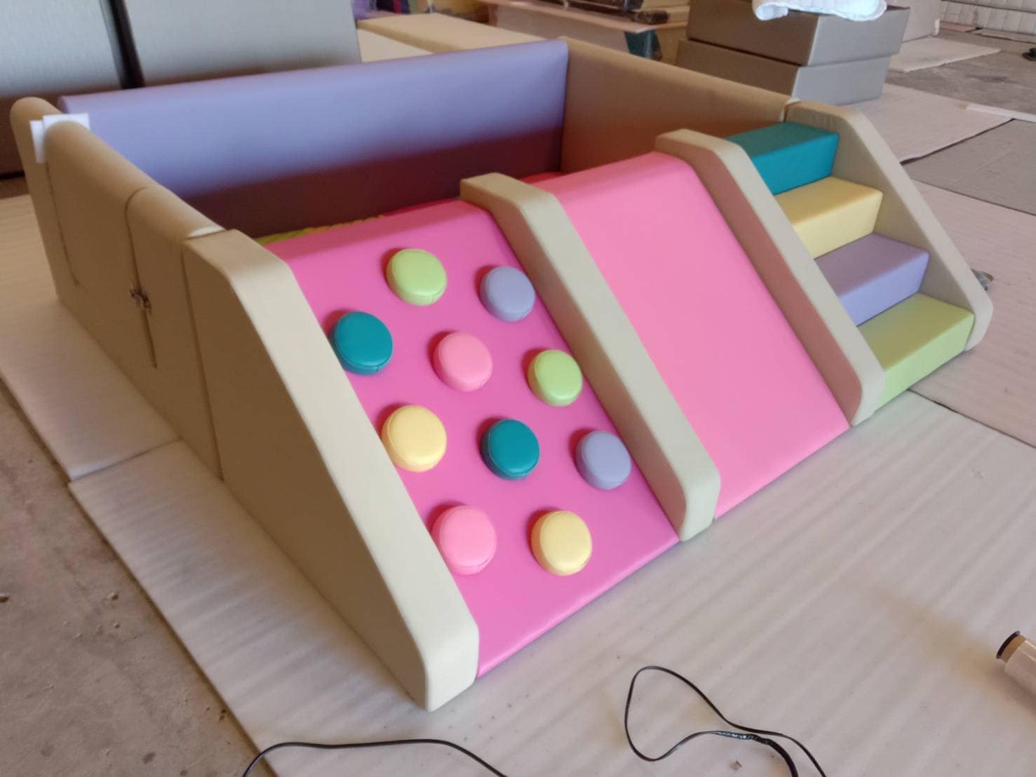 J-05679 ชุดบ่อบอลปีนป่าย 3 ทาง , คอกกั้นเด็ก,เบาะนุ่ม,เครื่่องเล่นในร่ม, หนัง pvc, พร้อมส่ง, ขนาด : 200x224 ซม.