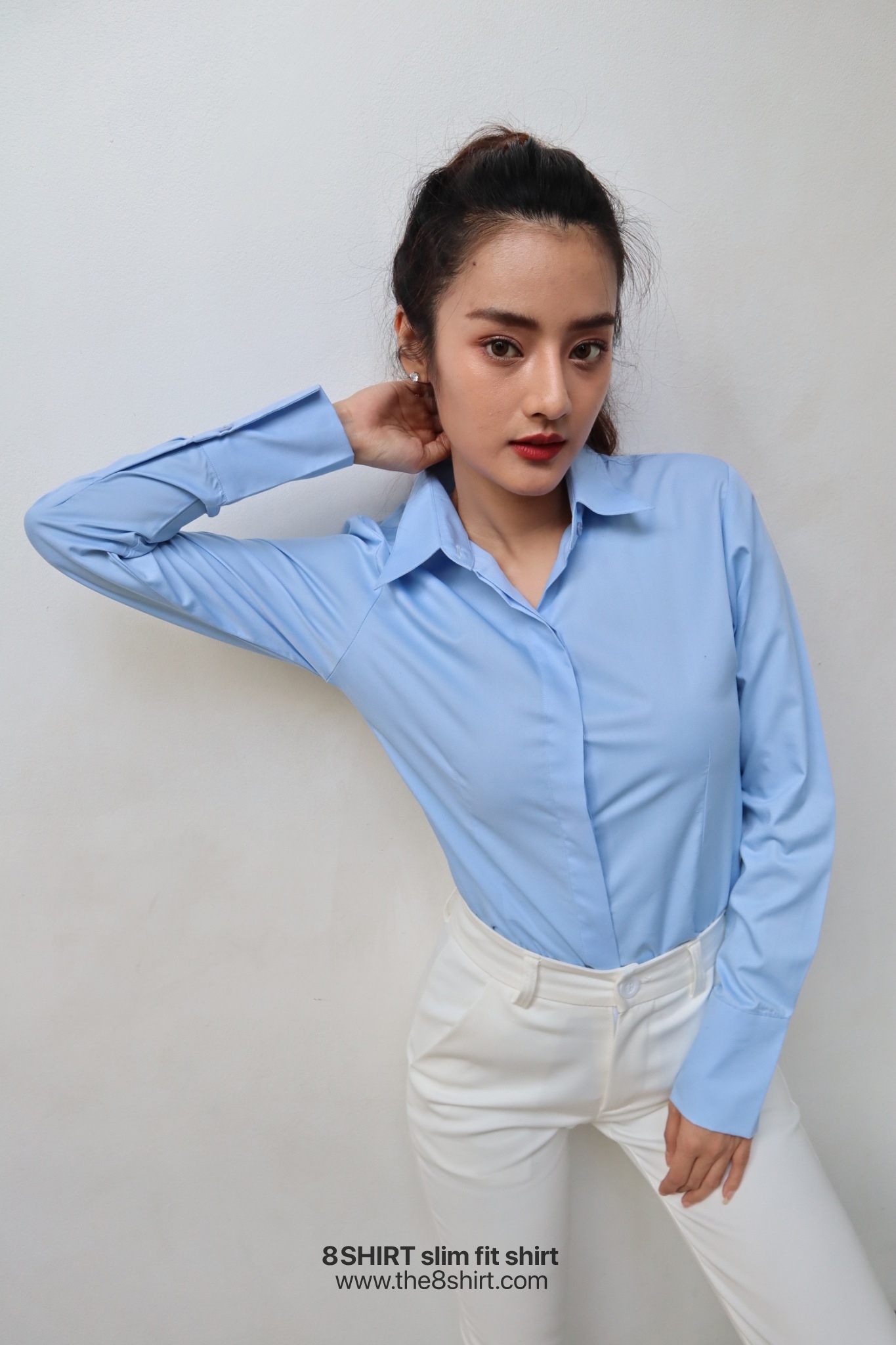 เสื้อเชิ้ตผู้หญิง สีฟ้า (Blue) สลิมฟิต เข้ารูป แขนยาว เสื้อเชิ้ตทำงาน เสื้อยูนิฟอร์ม แบรนด์ 8SHIRT slim fit shirt พร้อมส่ง