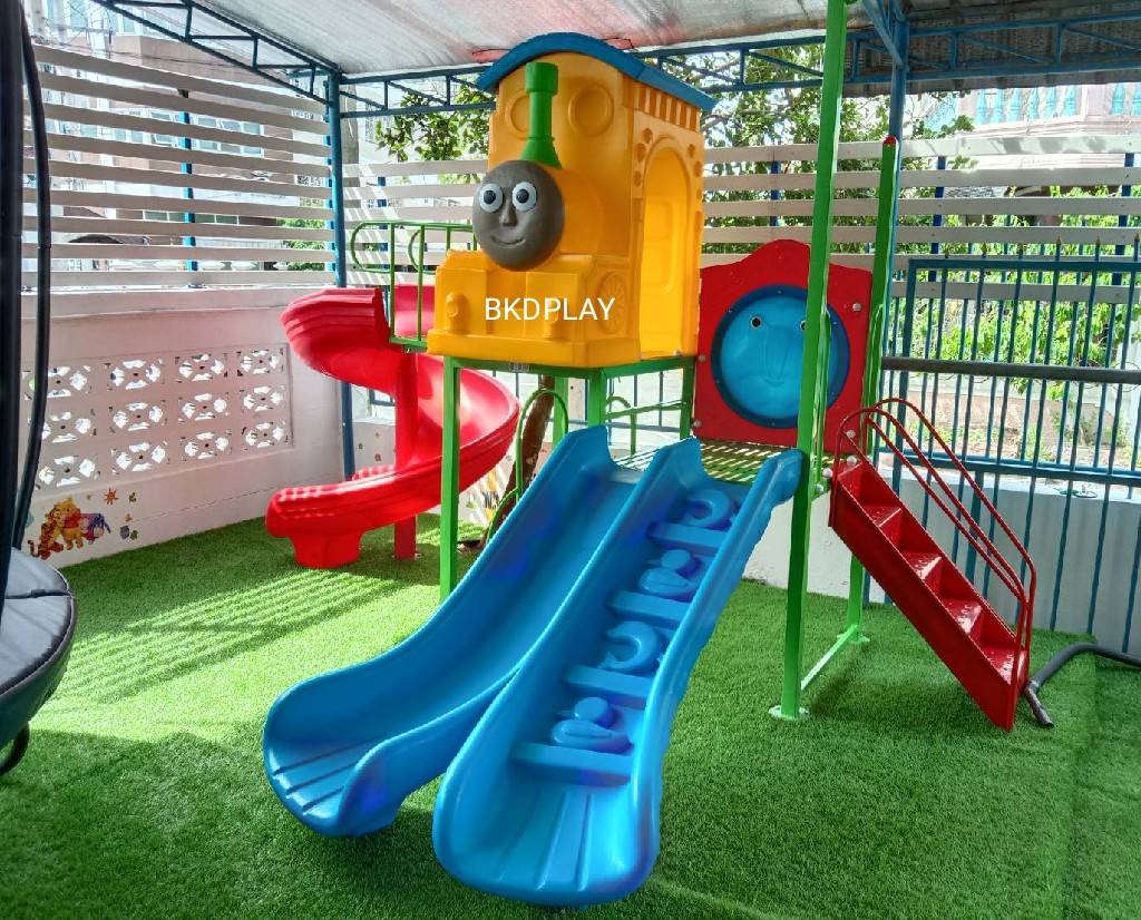 เครื่องเล่นสนามกลางแจ้ง-ในร่ม, ชุดรถไฟเหลืองกับผีเสื้อ B, สนามเด็กเล่น,เครื่องเล่นเด็ก, ครุภัณฑ์สนามเด็กเล่น, งบ สพฐ.,โครงการโรงเรียนประชารัฐ ศูนย์พัฒนาเด็กเล็ก playground,สไลเดอร์