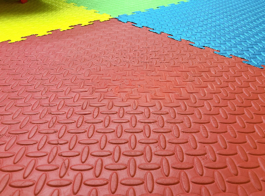 ส่งฟรี แผ่นรองคลาน แผ่นจิ๊กซอปูพื้น EVA ขนาด100*100 หนา 20 มล (2 ซม) ปูห้องเด็ก สำหรับโรงเรียน ศูนย์พัฒนาเด็กเล็ก โรงแรม พร้อมส่ง ราคาโรงงาน