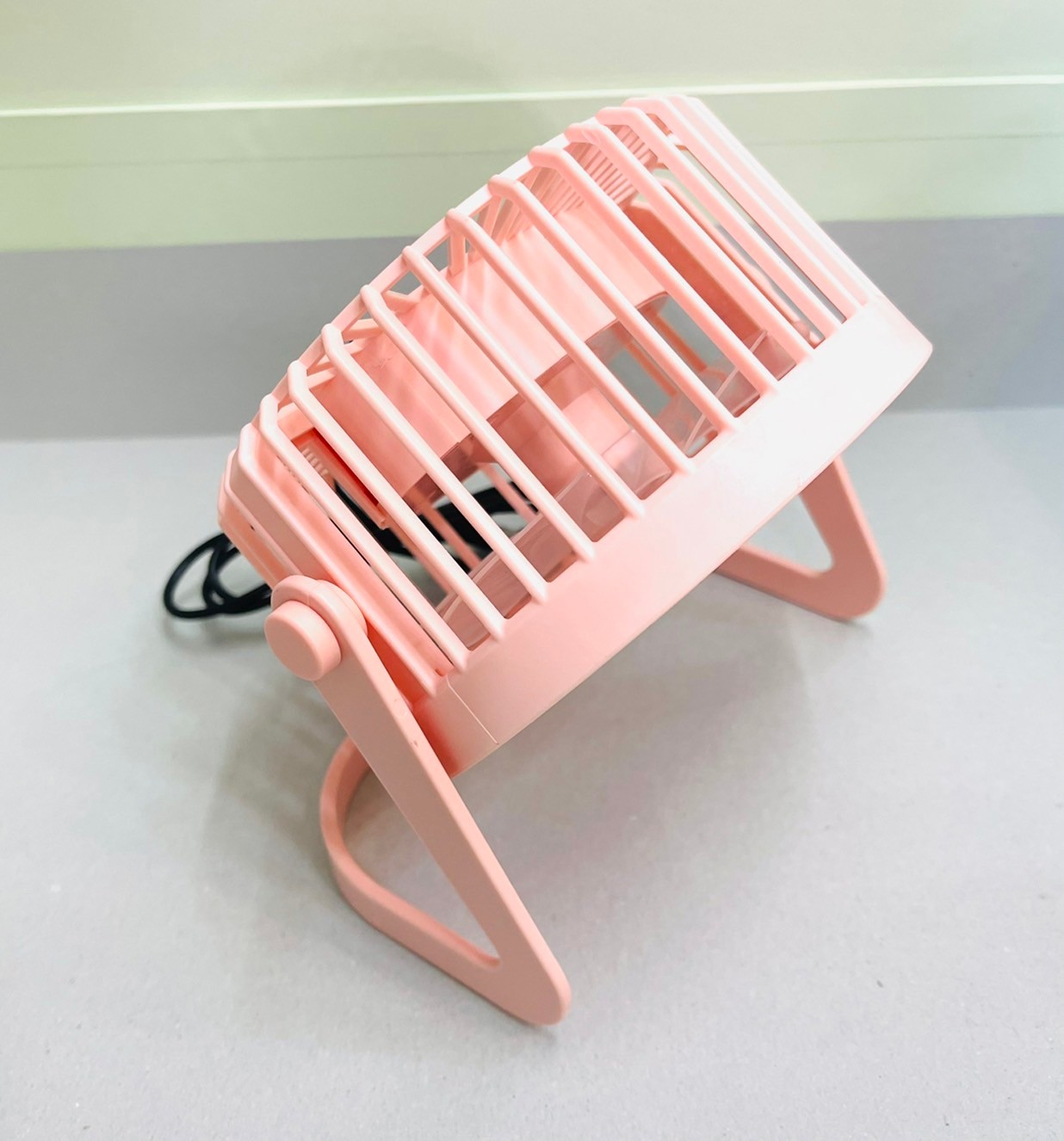 พัดลมเสียบปลั๊กสายUSB YT-M2029 เส้นผ่านศูนย์กลาง 13 Cm คละสี