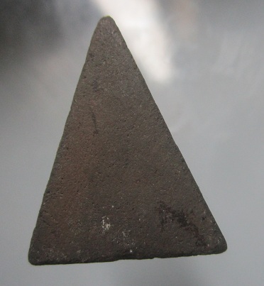 พระนางพญาเนื้อดำ หลังเรียบ เนื้อดินเผา พระแท้ฯไม่ทราบเกจิ