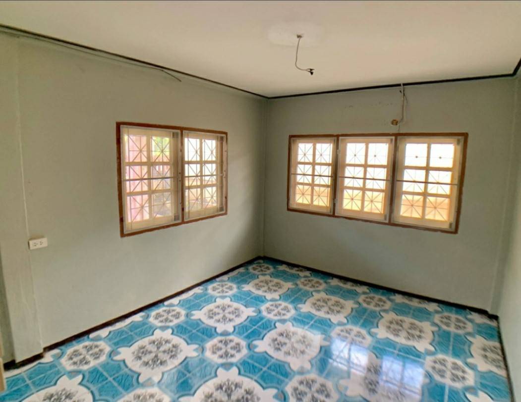 ขายบ้านเดี่ยว เพชรเกษม 81/6 ใกล้กรมที่ดิน ห่าง MRT หลักสองประมาณ 7กม. หมู่บ้านหรรษา 44 ตรว. 5 นอน พื้นที่ใช้สอย 186 ตรม. ต่อเติมเต็มพื้นที่ หน้ากว้าง 11 เมตร จอดรถได้ 2-3คันสบาย