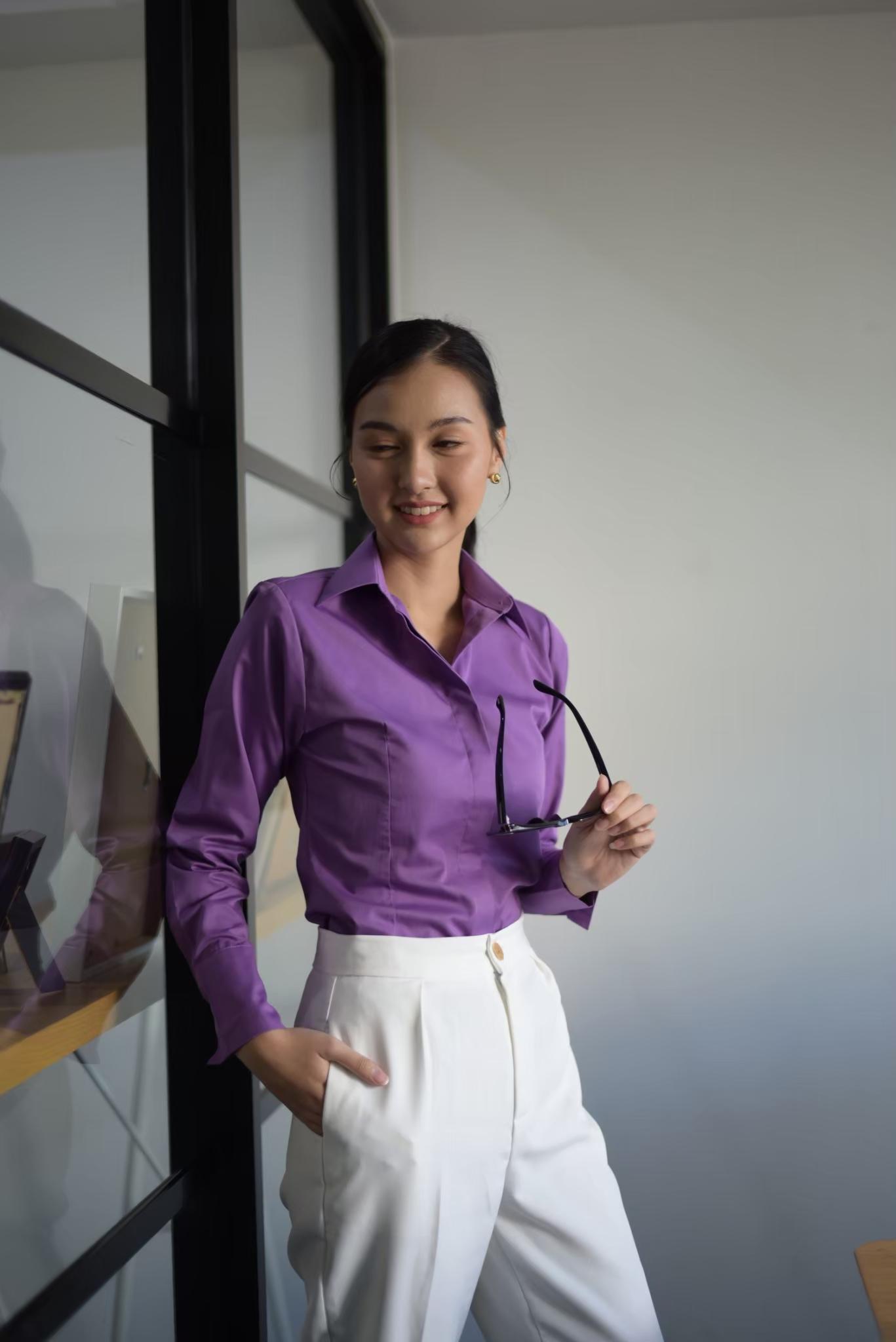 เสื้อเชิ้ตผู้หญิง สีม่วงสด (𝗙𝗿𝗲𝘀𝗵 𝗩𝗶𝗼𝗹𝗲𝘁) สลิมฟิต เข้ารูป แขนยาว เสื้อเชิ้ตทำงาน เสื้อยูนิฟอร์ม แบรนด์ 8SHIRT slim fit shirt พร้อมส่ง