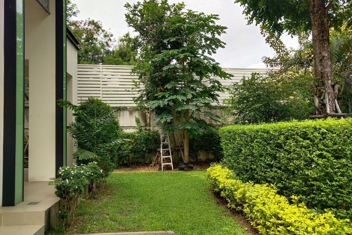 บ้านเดี่ยว เดอะ พาลาซโซ่ ราษฎร์บูรณะ 27mb THE PALAZZO RATBURANA 2 ชั้น เนื้อที่ : 102.6 พื้นที่ใช้สอย : 320 ห้องนอน : 3