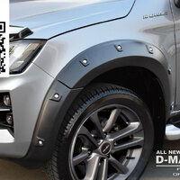 RBS-Styleคิ้วล้อ6นิ้วหมุดRBSสีดำด้าน(ใส่รุ่นCABตอนครึ่ง) 6 ชิ้น VS All New IsuzuD-MAX 2020 Hi Lander, V-Cross [ที่สุดของคนจริงต้องหารถซักคนกับชุดแต่งโดนซักชุด]