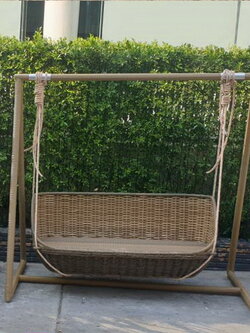 โซฟาแขวน พร้อมโครงเสาขนาดใหญ่ สายด้วยเส้นหวายเทียม สวยเท่ ทน (ไม่รวมเบาะ)