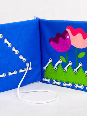 1355 หนังสือผ้าหัดร้อยเชือก ของเล่นเสริมพัฒนาการ ,ของเล่นเสริมทักษะ,ของเล่นเด็ก, สื่อการสอนอนุบาล