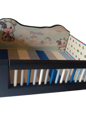 คอกกั้นเด็กมีประตู ลายน้องวัวน่ารัก พร้อมตัวอักษร, คอกกั้นเด็ก,เตียงเด็ก,เบาะหนังนุ่มนิ่ม softplay, indoor playground kidszone ,สวนสนุกในร่ม ,รับสั่งทำบ่อบอล เตียงเด็กตามขนาด ขนาด 5-6x6.5 ฟุต