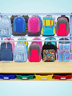 ชั้นวางกระเป๋าหนูน้อย เคลื่อนที่ 32 ใบ, เฟอร์นิเจอร์ , เฟอร์นิเจอร์เด็ก ,ชั้นวาง