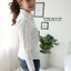 เสื้อเชิ้ตผู้หญิงสีขาว ออฟไวท์ สลิมฟิต เข้ารูป แขนยาว เสื้อเชิ้ตทำงาน เสื้อยูนิฟอร์ม แบรนด์ 8SHIRT slim fit shirt พร้อมส่ง